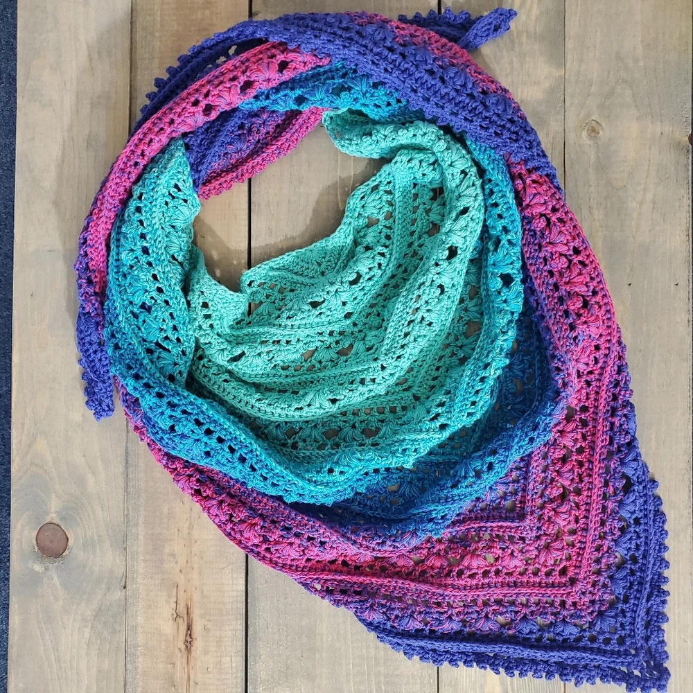 💖 New Handmade Crochet Light weighted Baktus / Shawl / Scarf